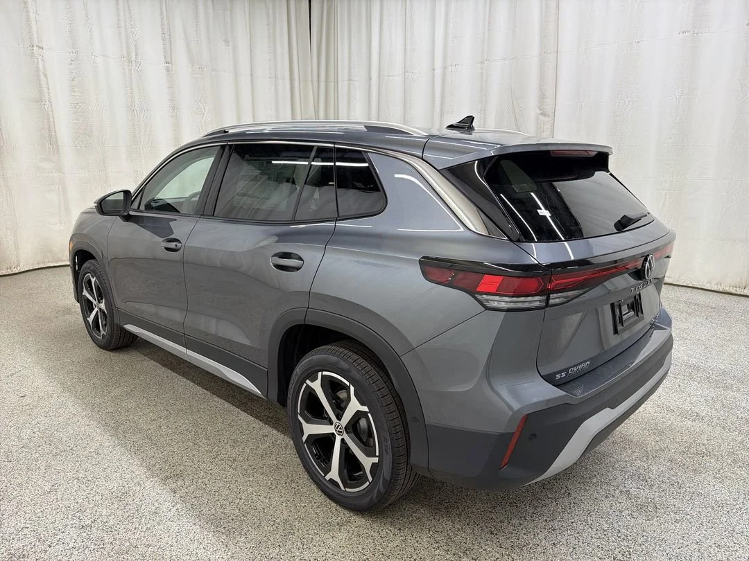 New 2026 Platinum Gray Metallic Volkswagen SE image 9