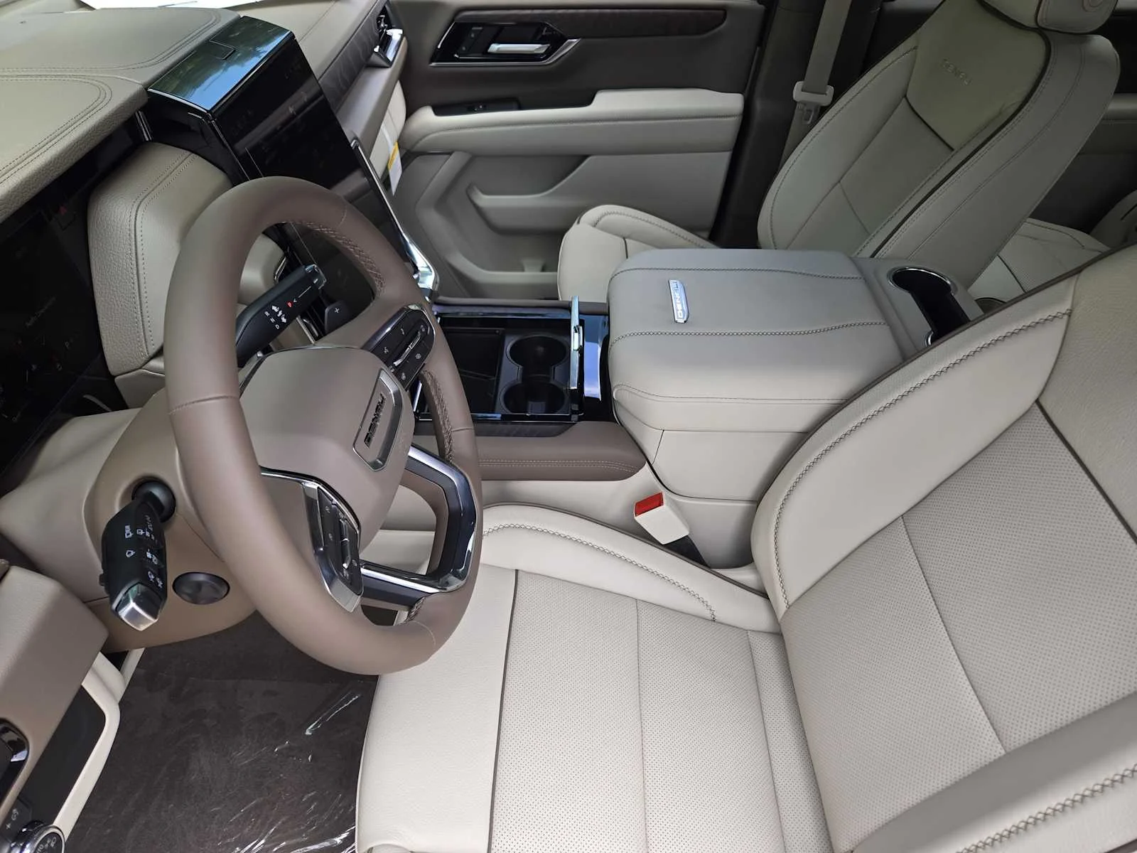 2026 GMC Yukon XL Denali - Photo 8