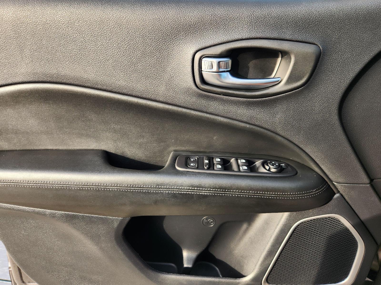 2020 Jeep Compass photo 22 of 33