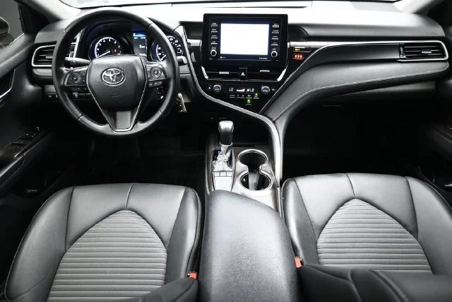 Used 2022 Silver Toyota SE image 11