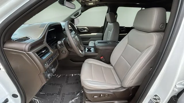 Used 2023 Summit White Chevrolet Z71 image 18