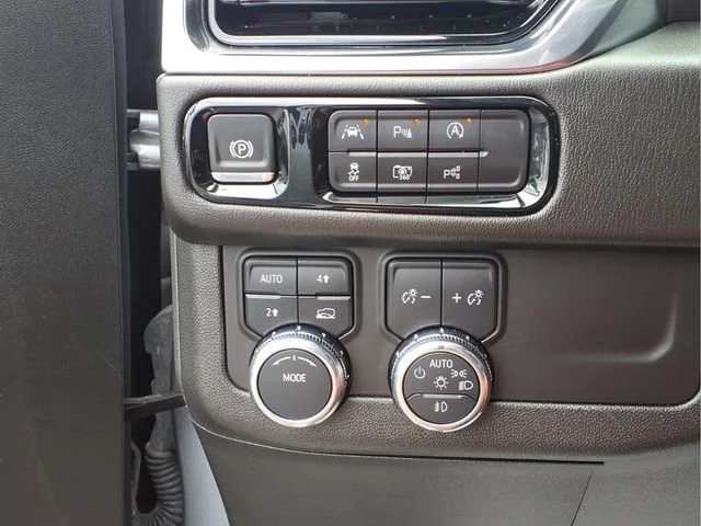 Used 2025 Sterling Metallic GMC Denali image 14