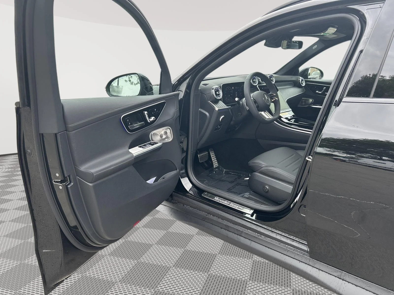 New 2026 Black Mercedes-Benz GLC 300 image 11