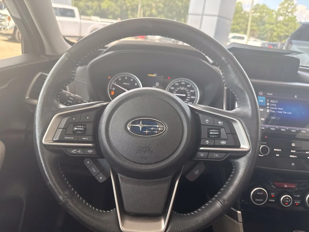 Used 2020 Crystal White Pearl Subaru Limited image 24