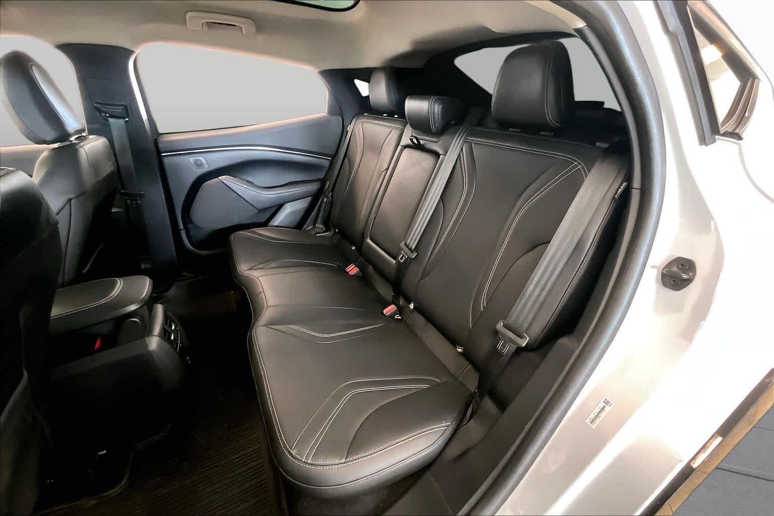 Used 2023 Space White Metallic Ford Premium image 18