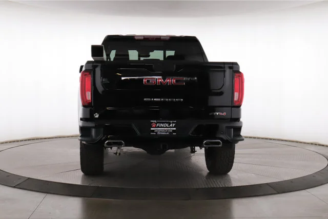 Used 2025  GMC AT4 image 16