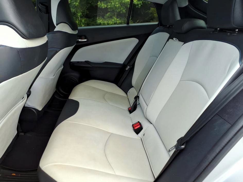 Used 2022 Classic Silver Metallic Toyota Limited image 11