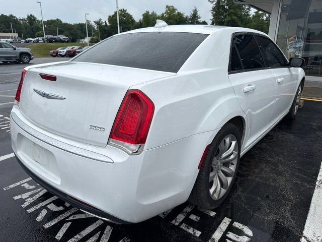 Used 2019 White Chrysler Touring image 3