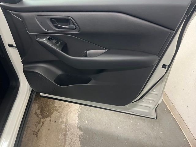 Used 2026 White Nissan S image 27