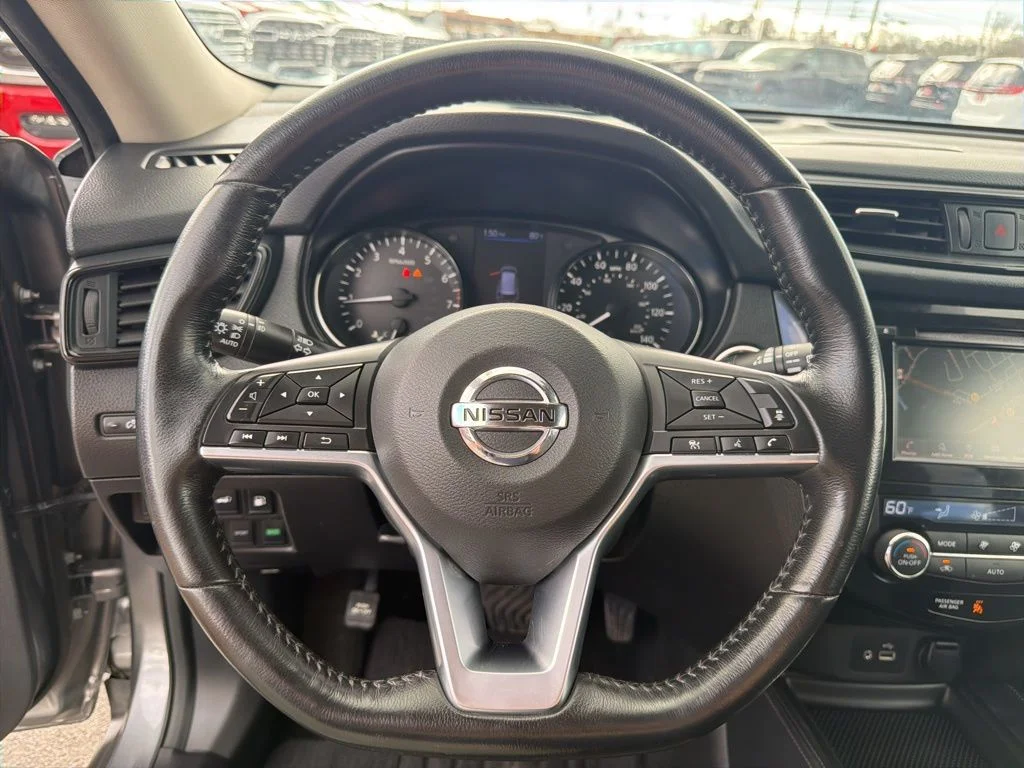Used 2018 Gray Nissan SL image 43