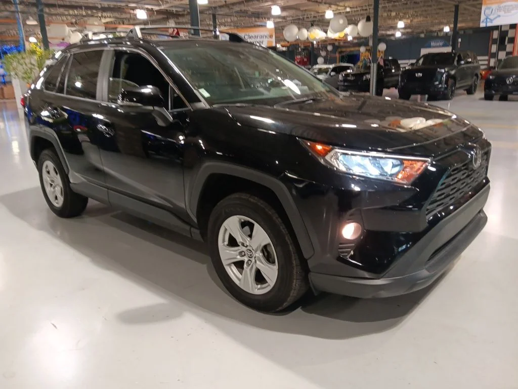 Used 2020 Midnight Black Metallic Toyota XLE image 1