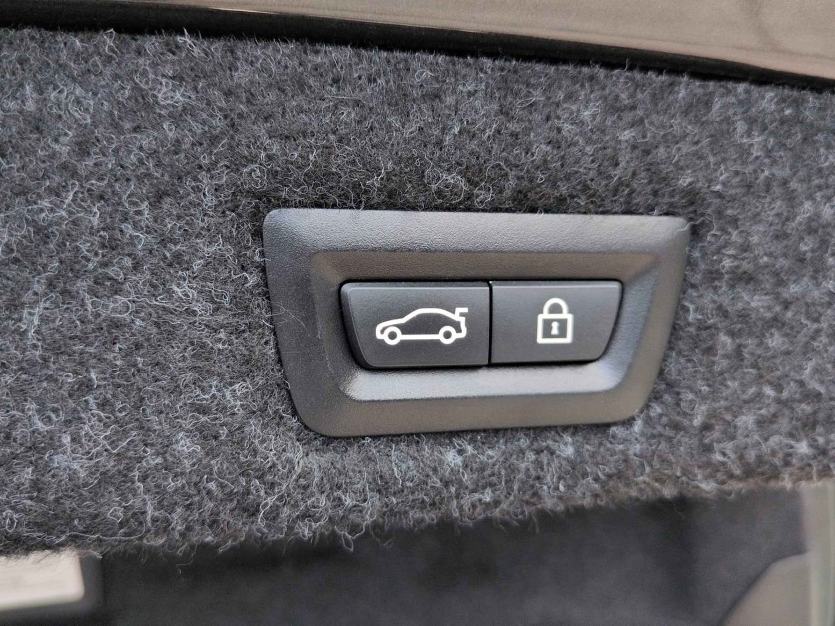 Used 2021 Dark Graphite Metallic BMW 540i image 11