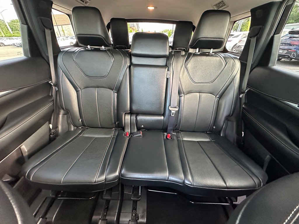 Used 2023 Gray INFINITI PURE image 25