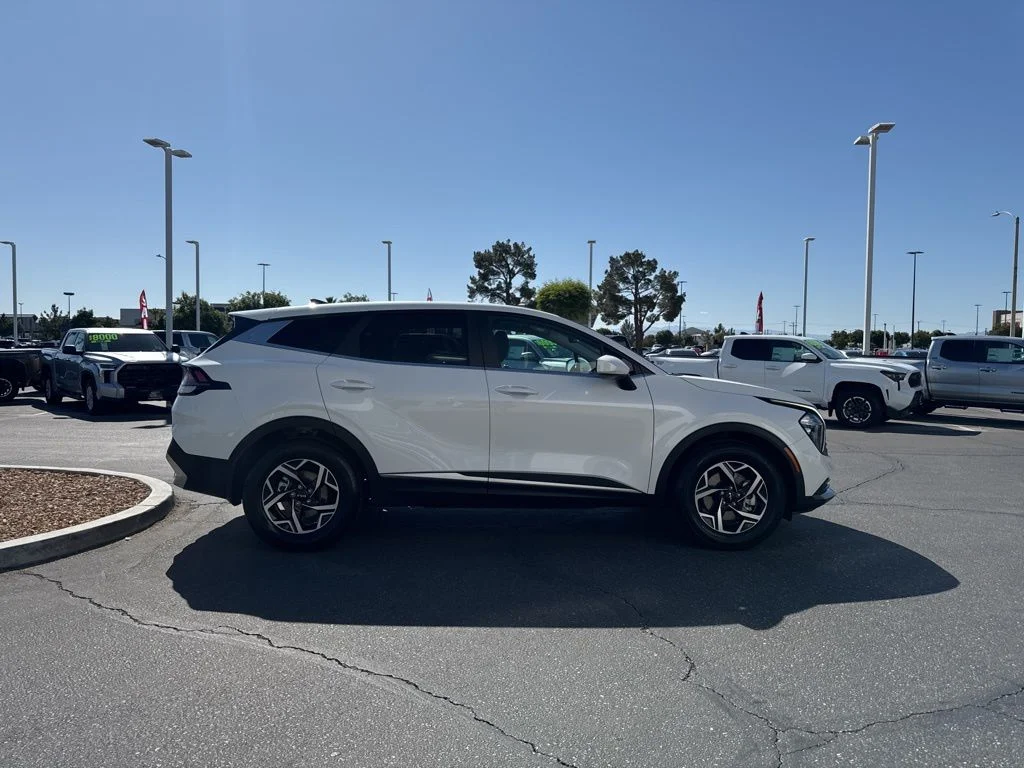 Used 2023 White Kia LX image 5