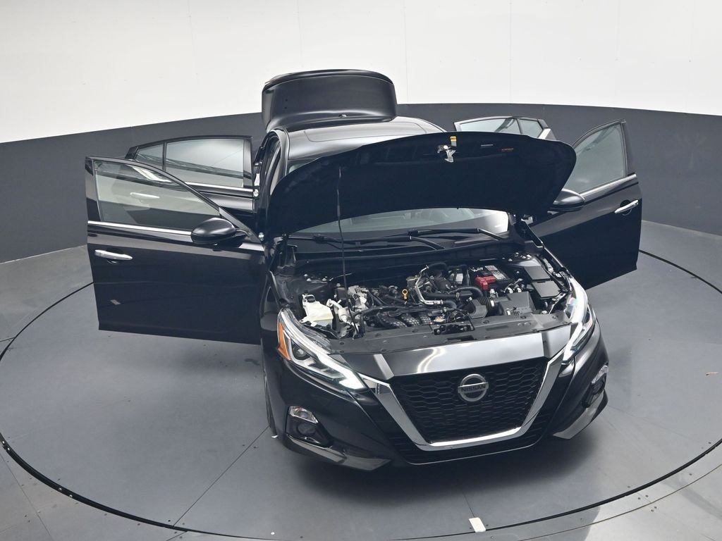 Used 2022 Black Nissan 2.5 SL image 37
