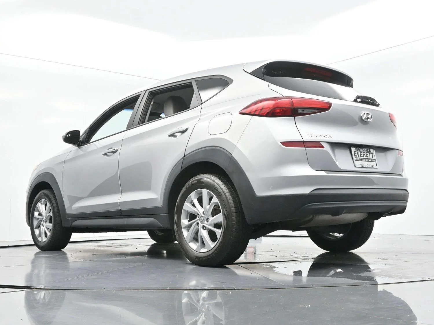 Used 2020 Stellar Silver Hyundai SE image 43