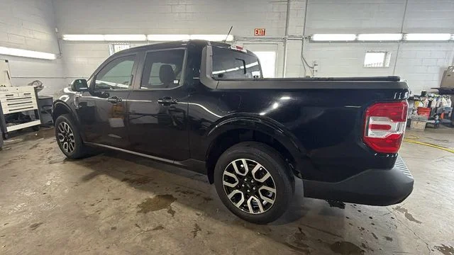 Used 2022 Black Ford Lariat image 3