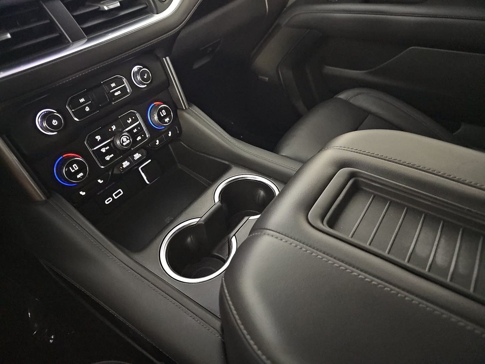 Used 2021 Black Chevrolet Z71 image 24