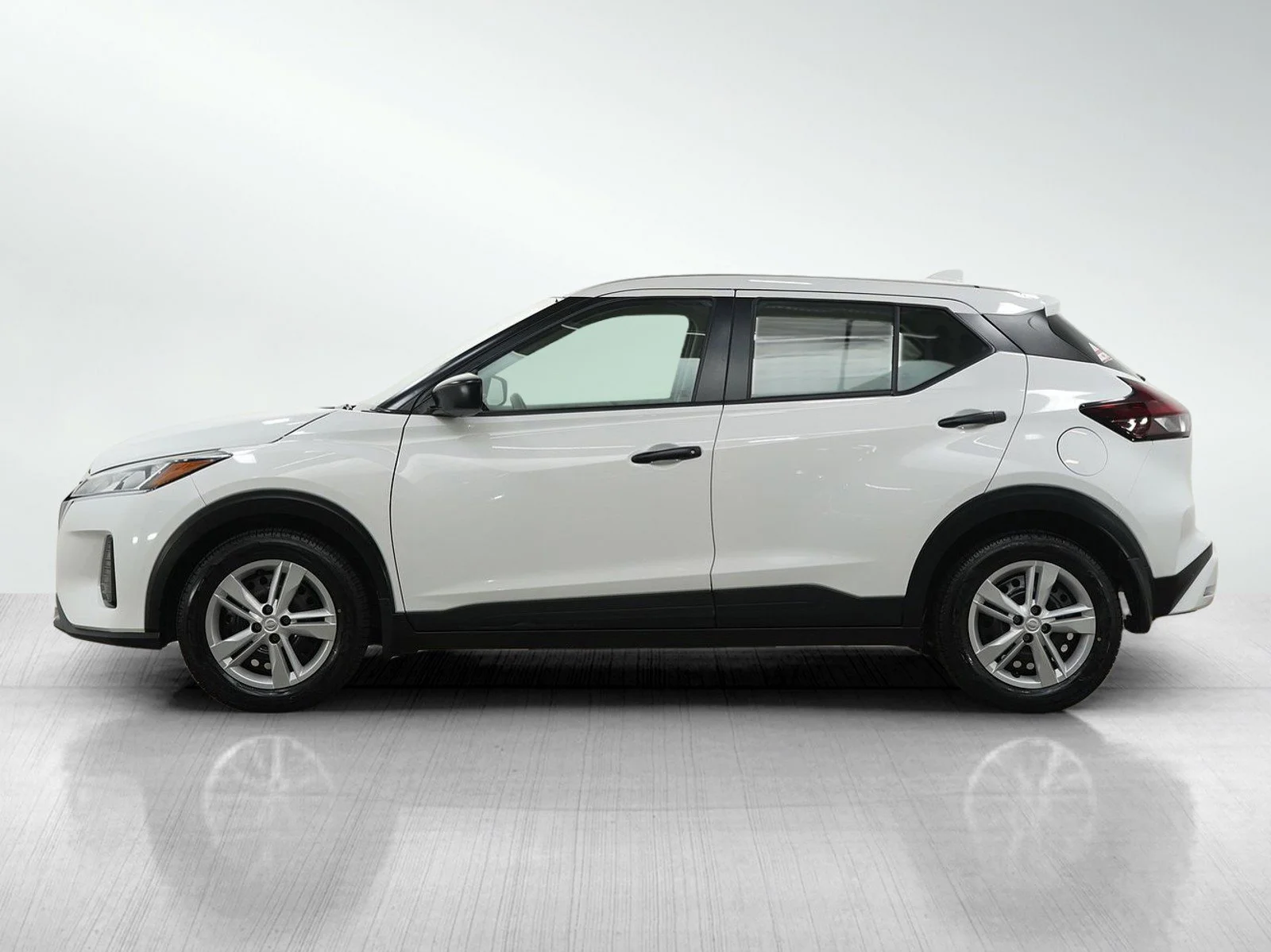 Used 2024 Nissan Kicks S with VIN 3N1CP5BV7RL554038 for sale in Burnsville, Minnesota