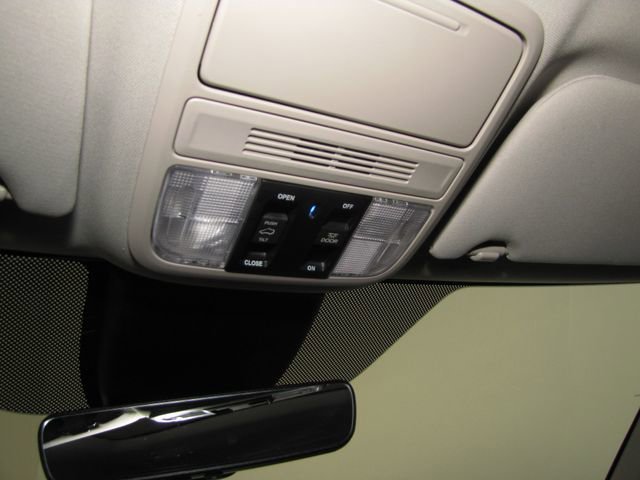 Certified Used 2025 Solar Silver Metallic Honda EX-L image 8