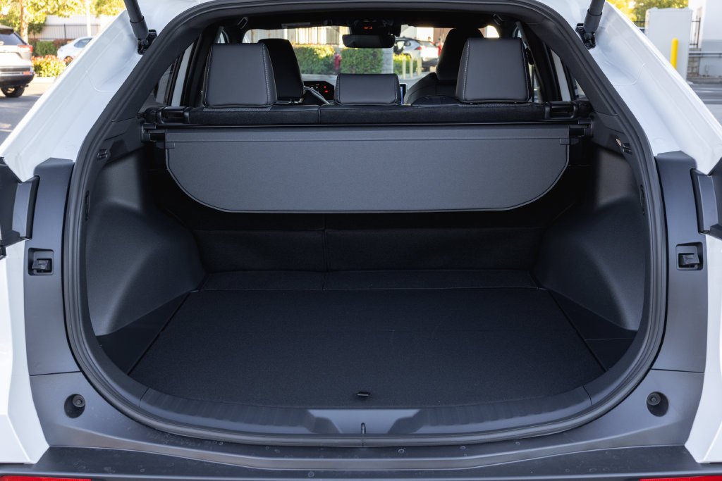 New 2027 Wind Chill Pearl <sup>1</sup> Toyota  XLE image 8