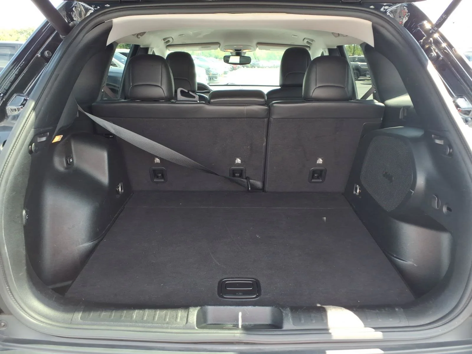 Used 2020 Diamond Black Crystal Pearlcoat Jeep Limited image 28