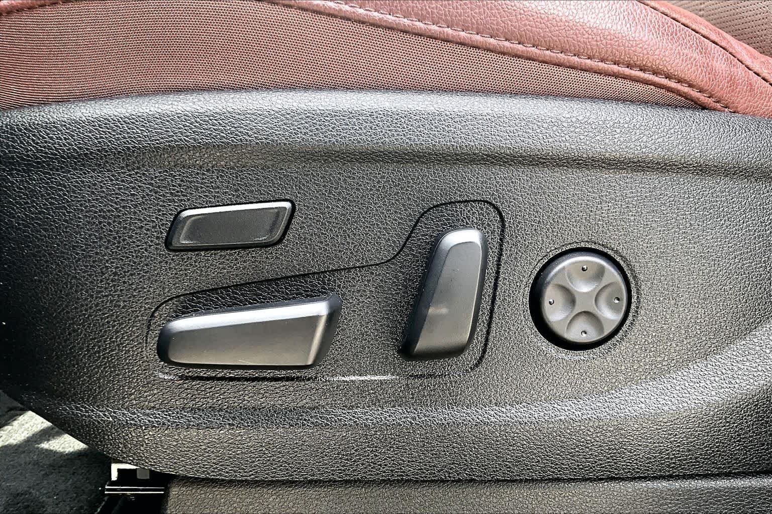Used 2024 Dark Moss Kia SX image 32