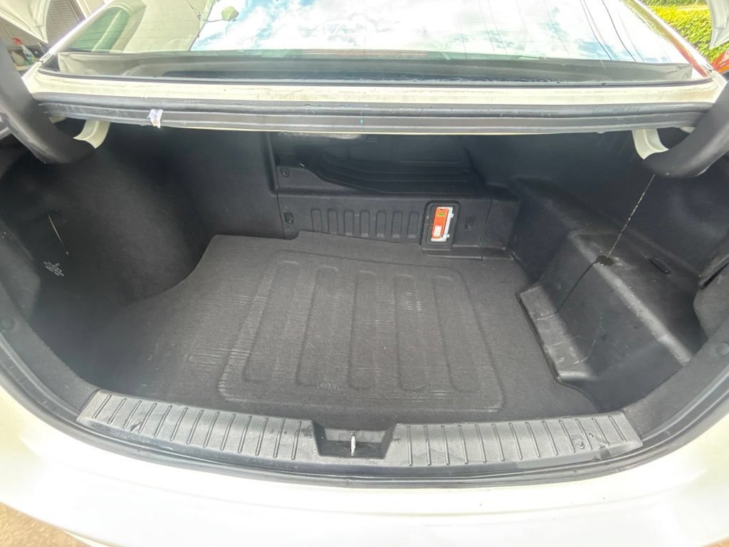 Used 2013 Black Kia LX image 20