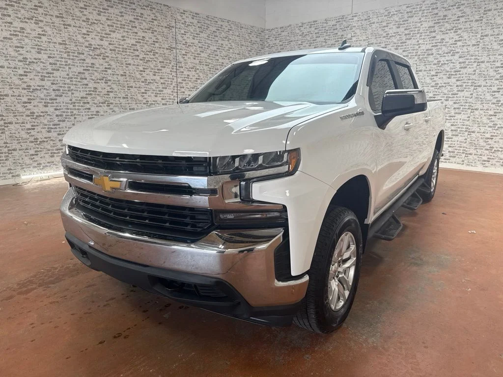 Used 2020 Summit White Chevrolet LT image 3