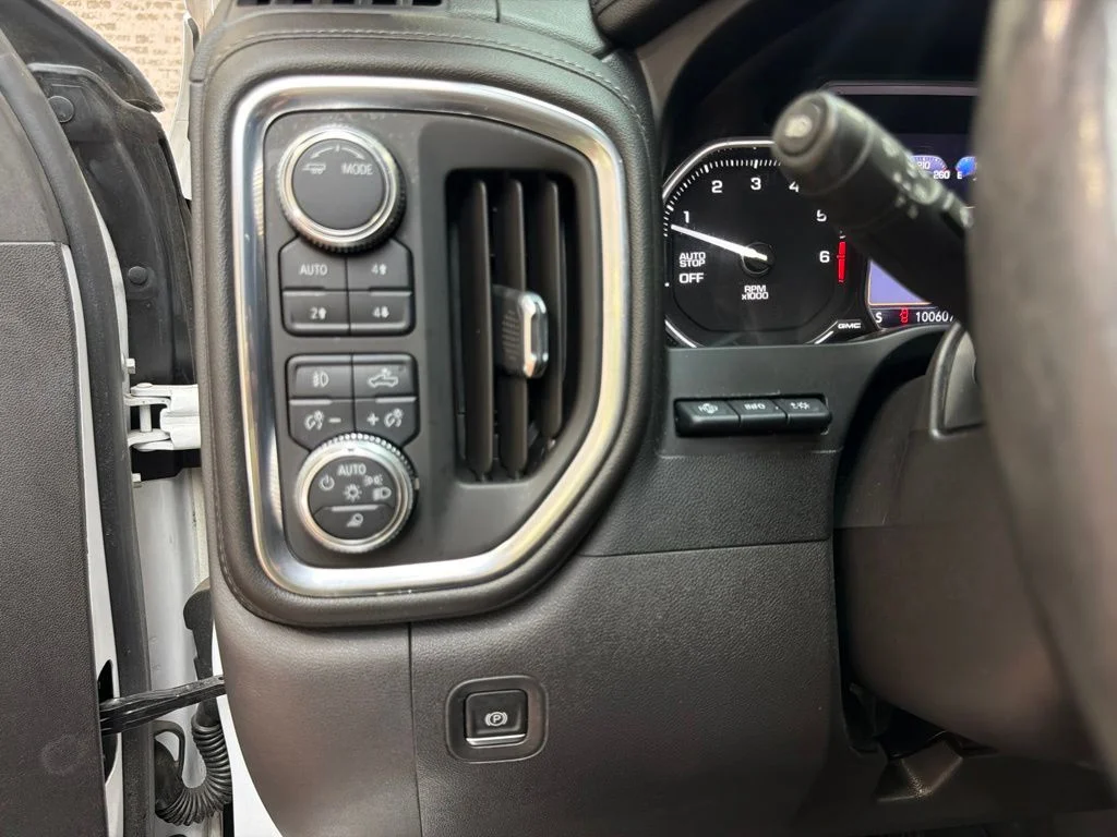 Used 2020 White Frost Tricoat GMC Denali image 25