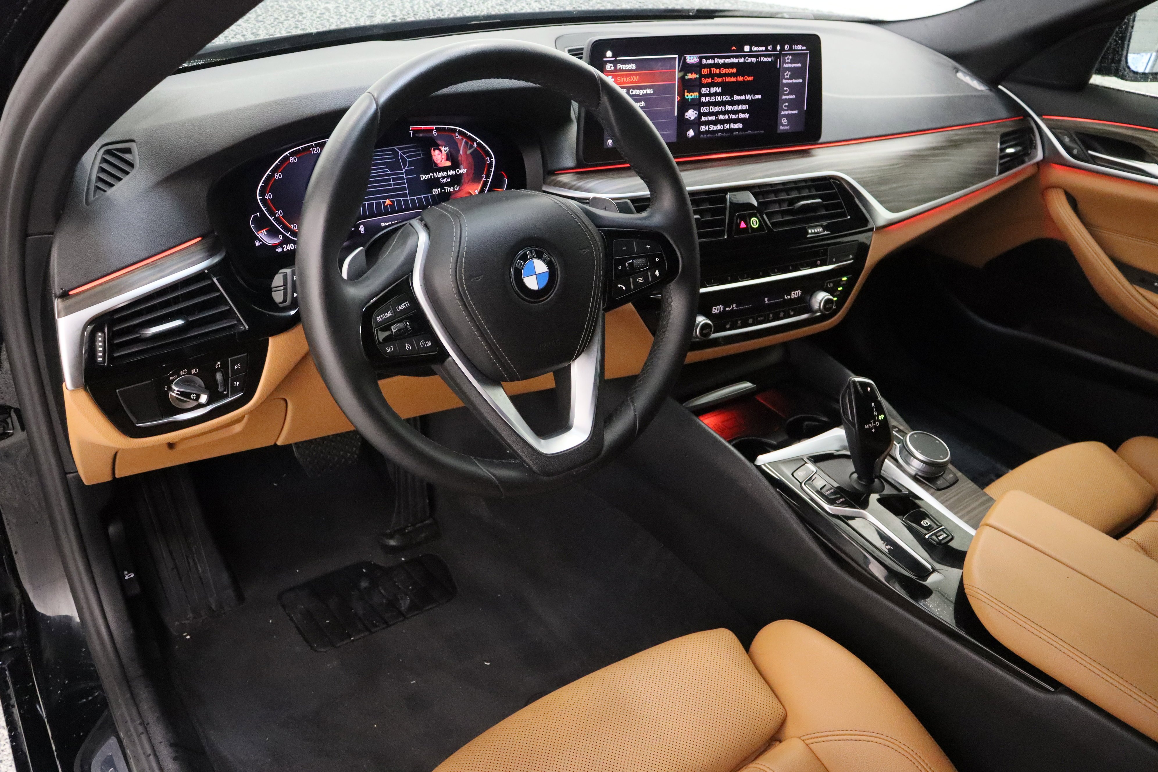 Used 2022 Black Sapphire Metallic BMW 530i xDrive 2.0T image 13