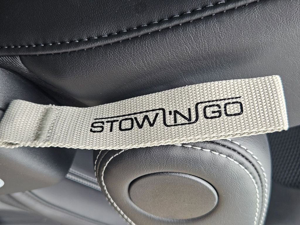 2026 Chrysler Pacifica Select - Photo 31