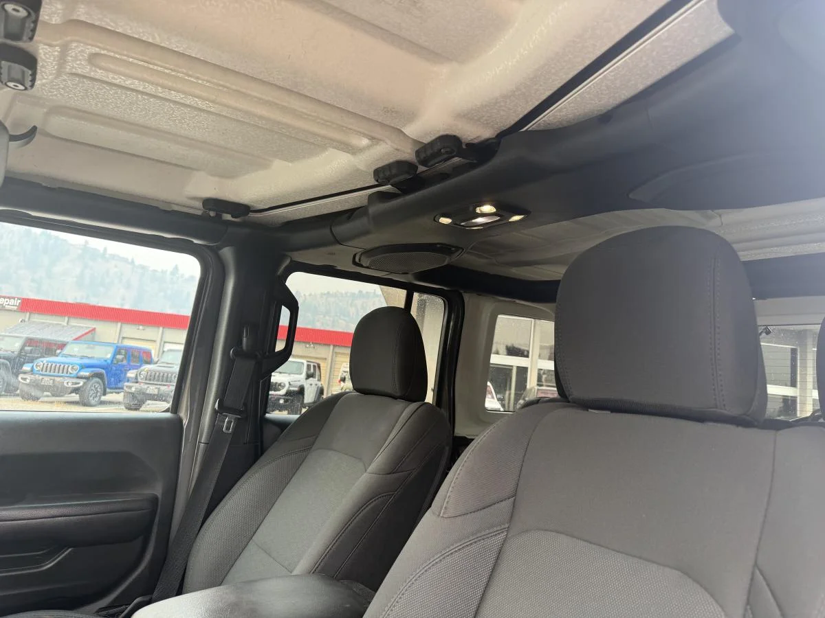 Used 2019 Grey Jeep Sport image 13