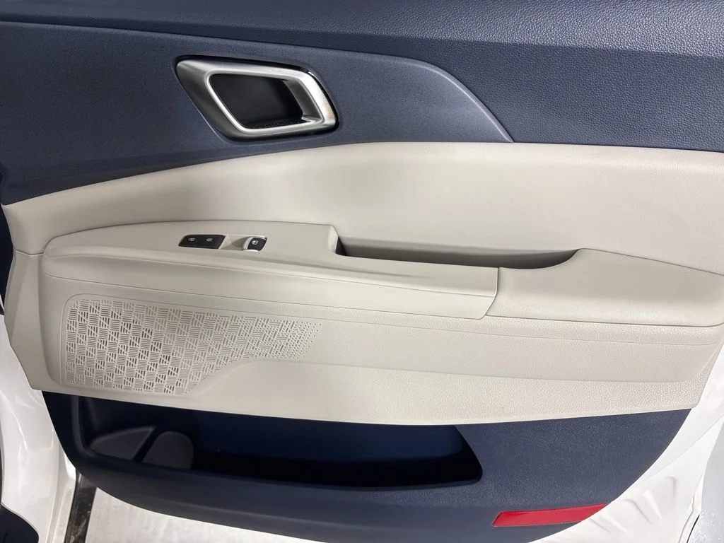 New 2026 White Kia EX image 19