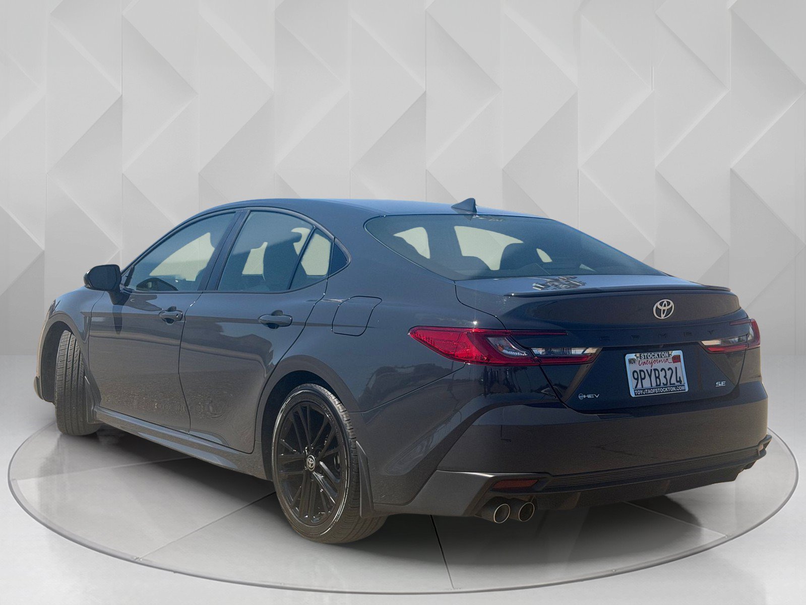 Used 2025 Underground Toyota SE image 3