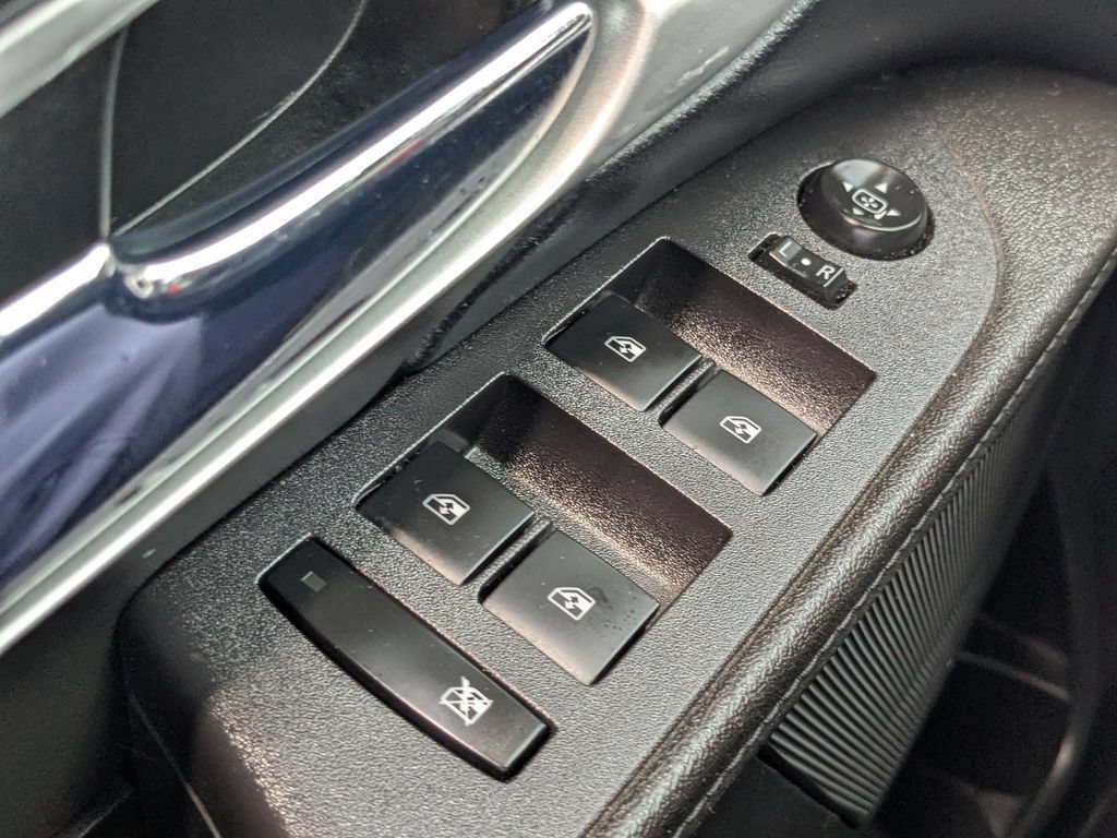 Used 2017 QUICKSILVER METALLIC GMC SLE image 24