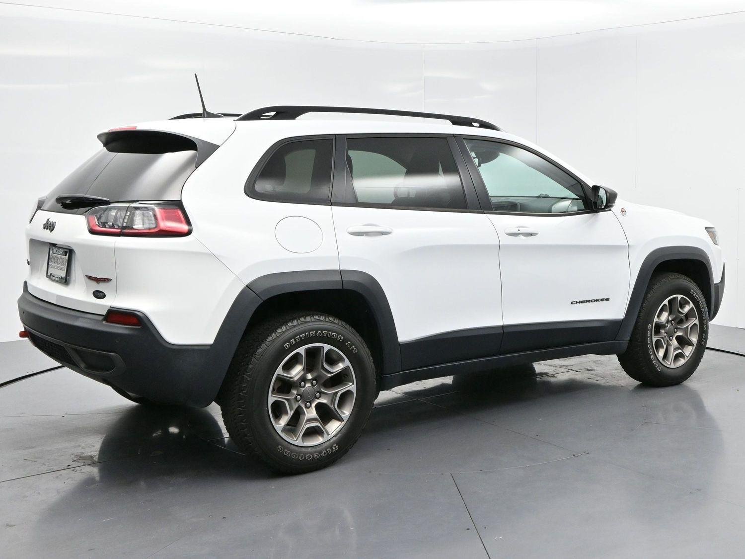 Used 2022 Bright White Clearcoat Jeep Trailhawk image 7