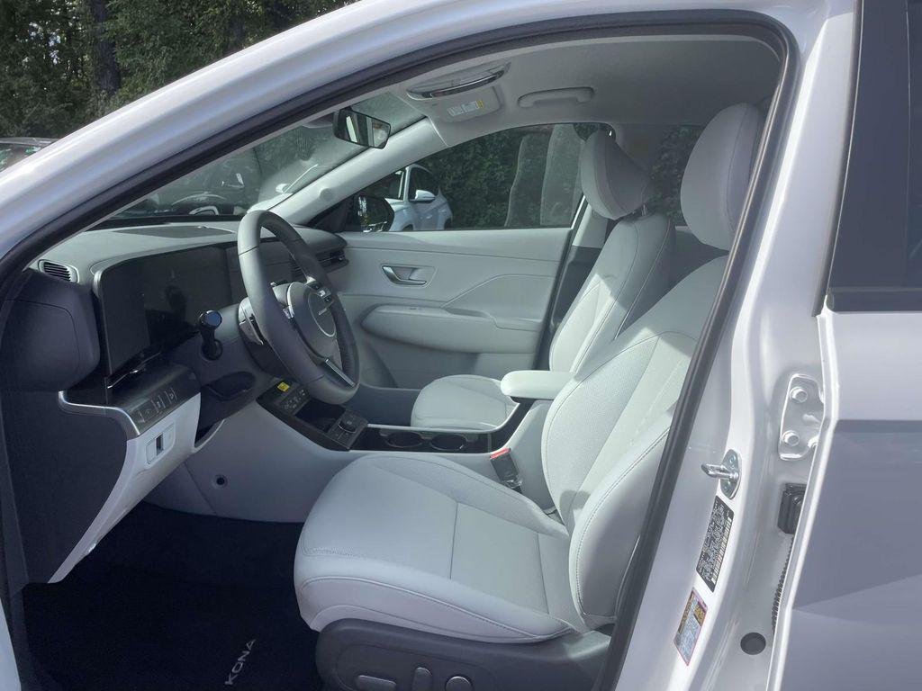 New 2026 White Hyundai SEL Premium FWD image 15