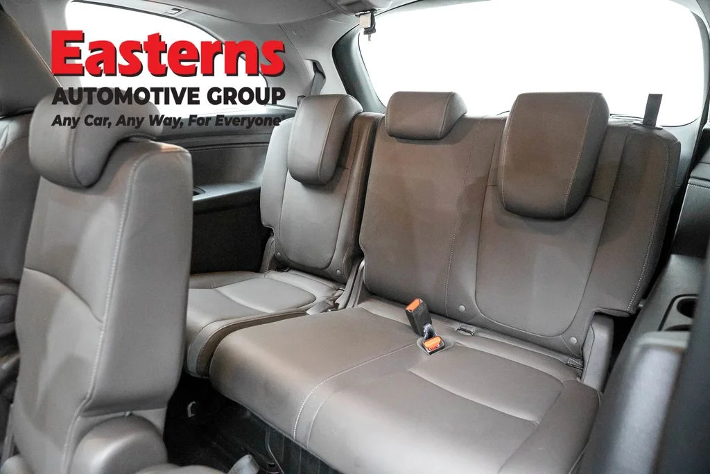Used 2023 Silver Honda EX-L image 25