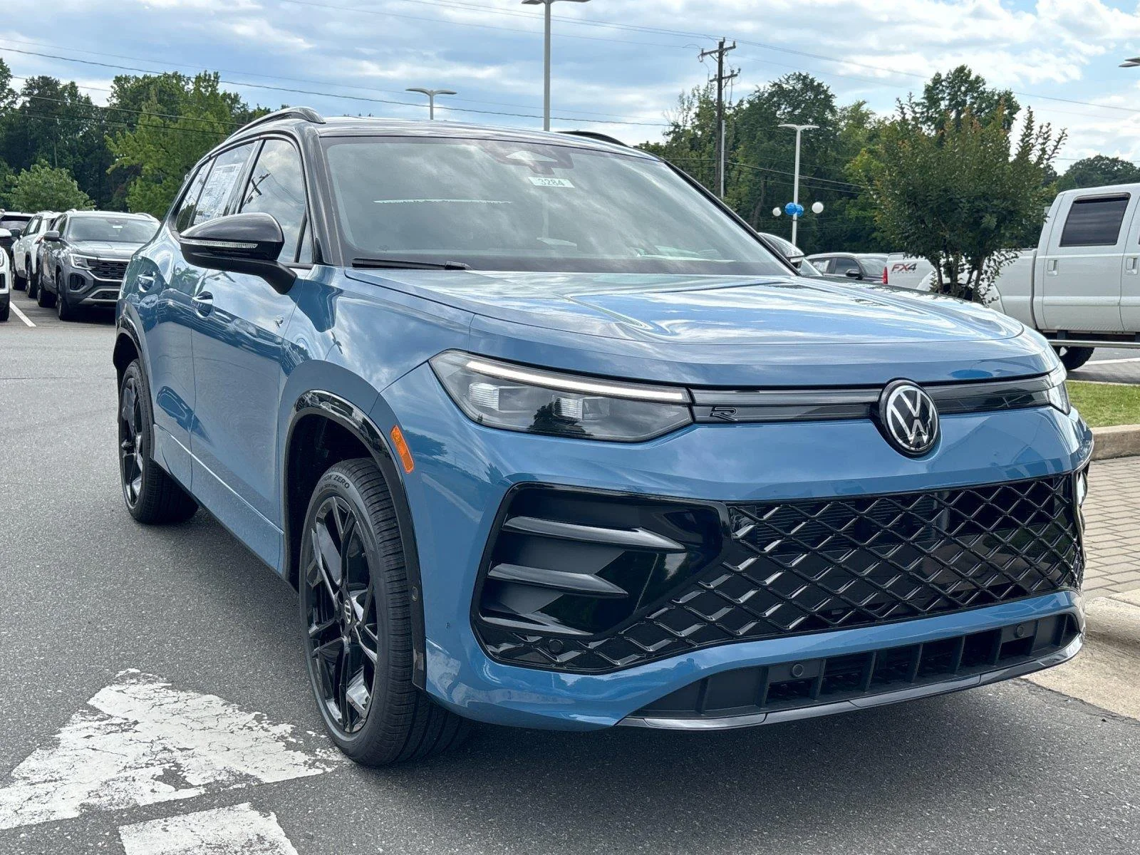 New 2026 monterey blue with deep black roof Volkswagen SE R-Line Black image 7