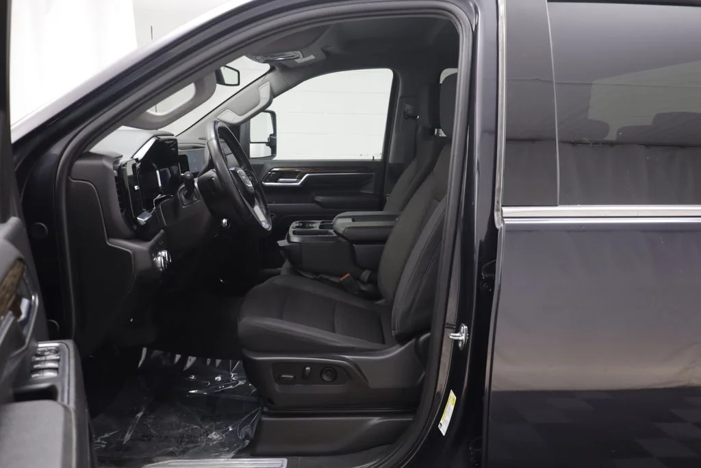 Used 2024 Titanium Rush Metallic GMC SLE image 6