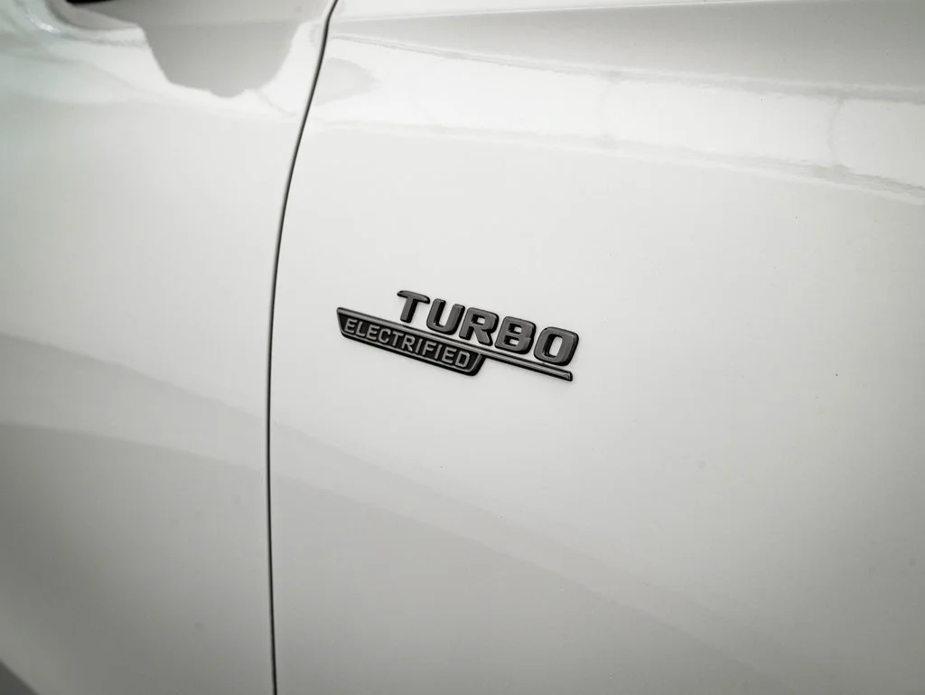 New 2026 Manufaktur Moonlight White Metallic Mercedes-Benz GLC 43 AMG® image 21