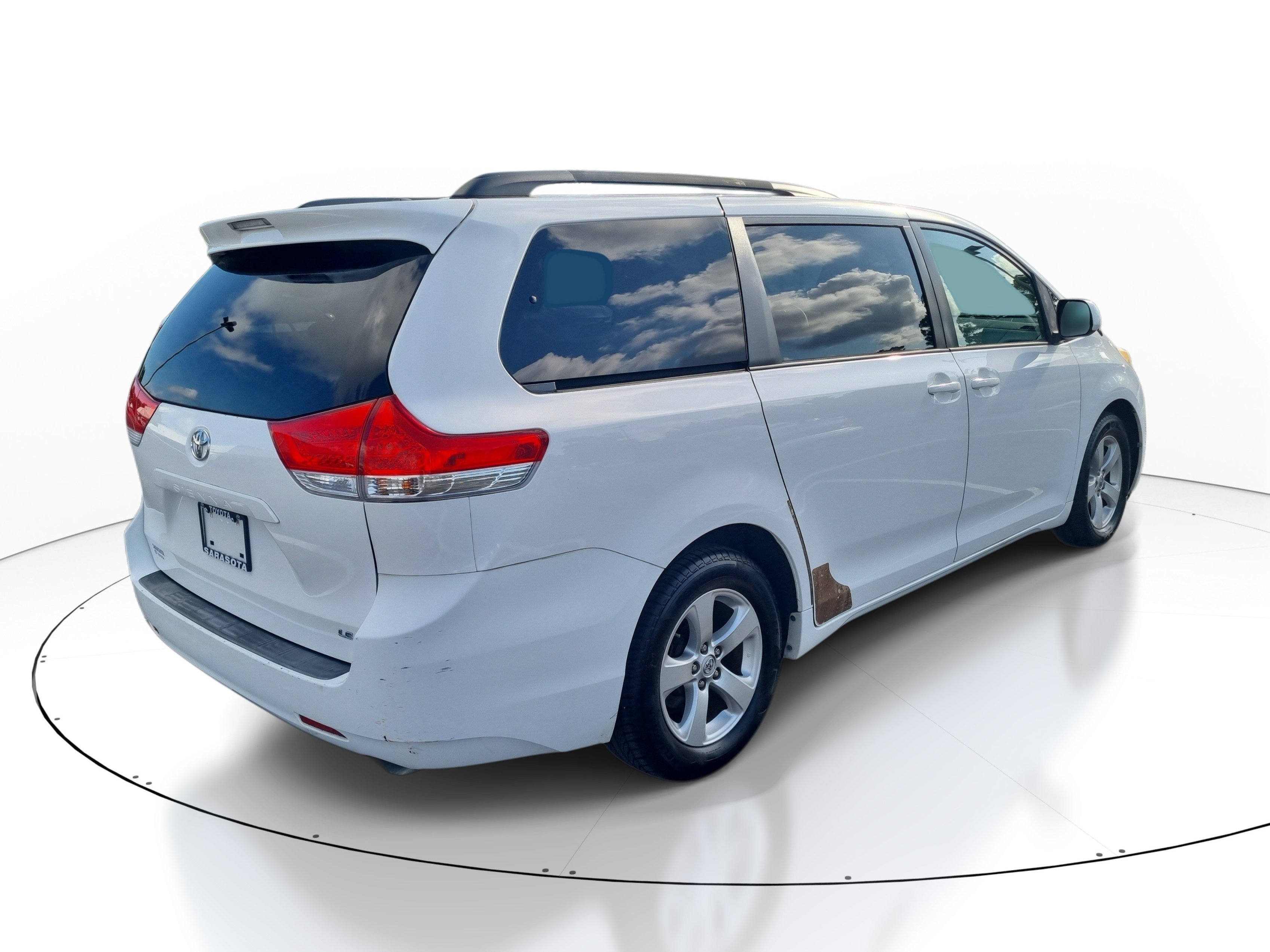 Used 2014 Super White Toyota LE image 5