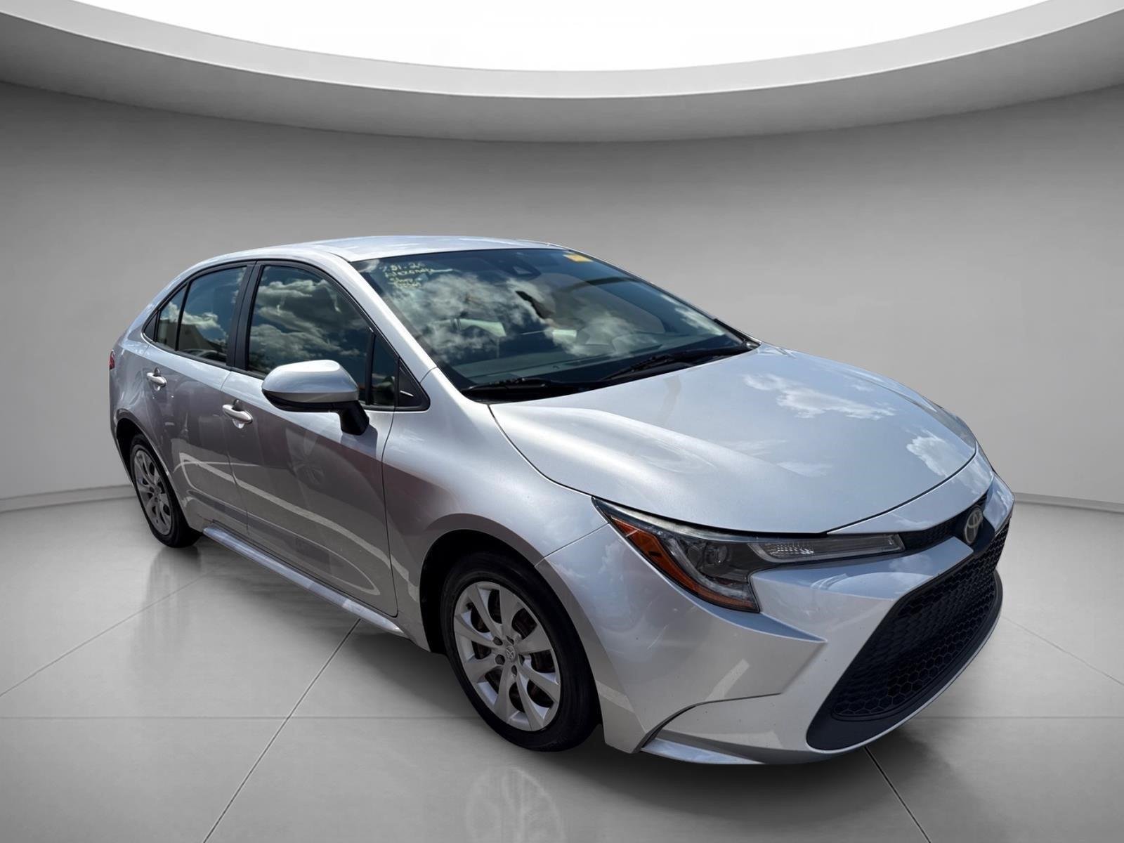 Used 2020 Classic Silver Metallic Toyota LE image 21