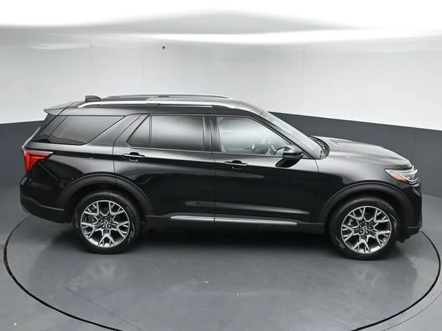 Used 2025 Black Metallic Ford Platinum image 54