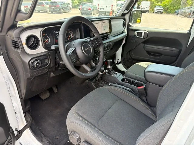 Used 2025 White Jeep Sport S image 7