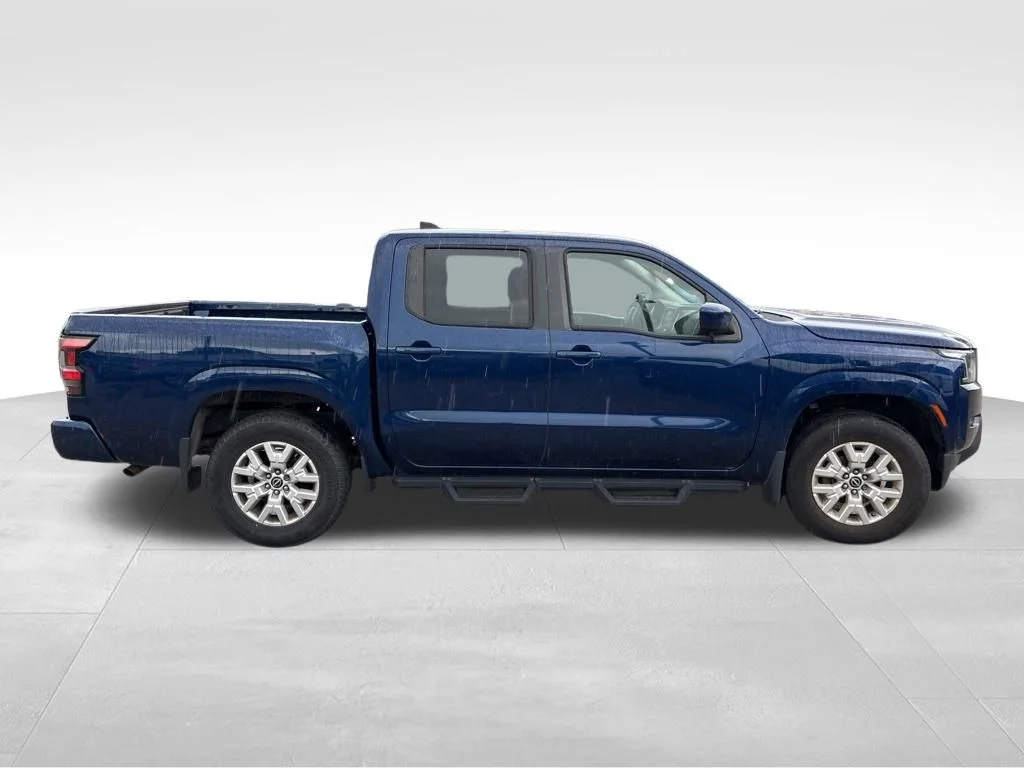 Used 2022 Blue Nissan SV image 7