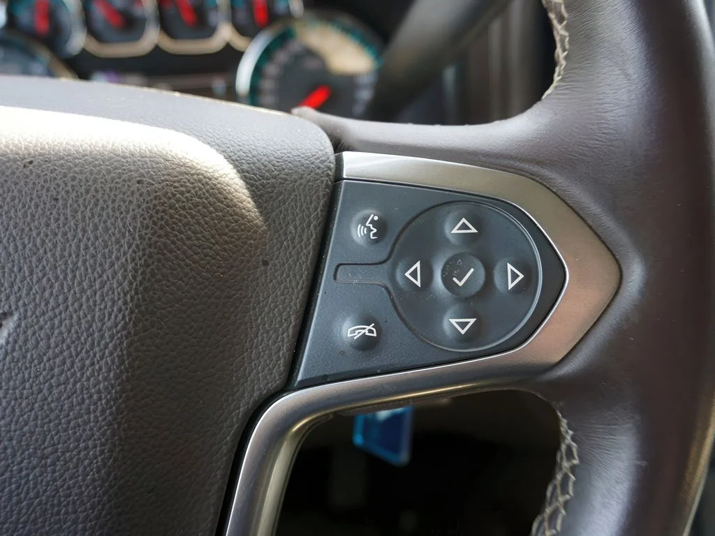 Used 2015 DEEP OCEAN BLUE METALLIC Chevrolet LTZ image 22