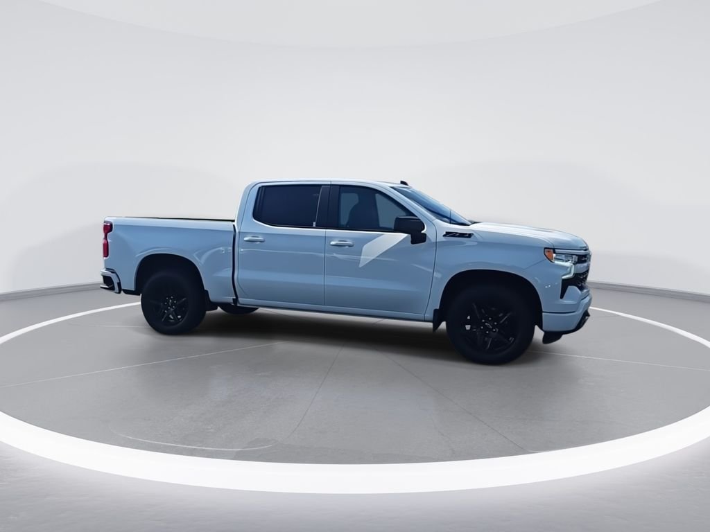 Used 2024 White Chevrolet RST image 2