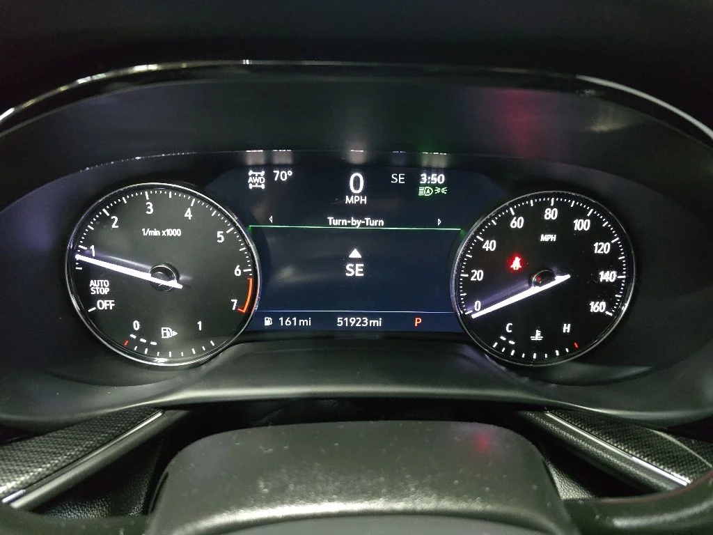 Used 2022 Red Buick Essence image 22